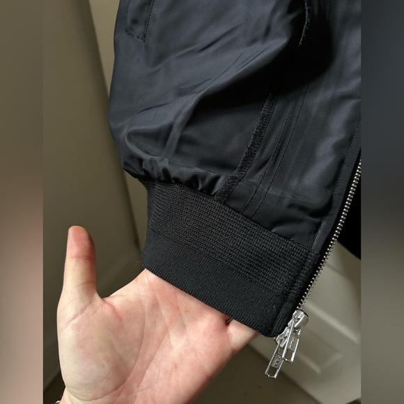 Woman Bomber Jacket - Picture 5 of 5